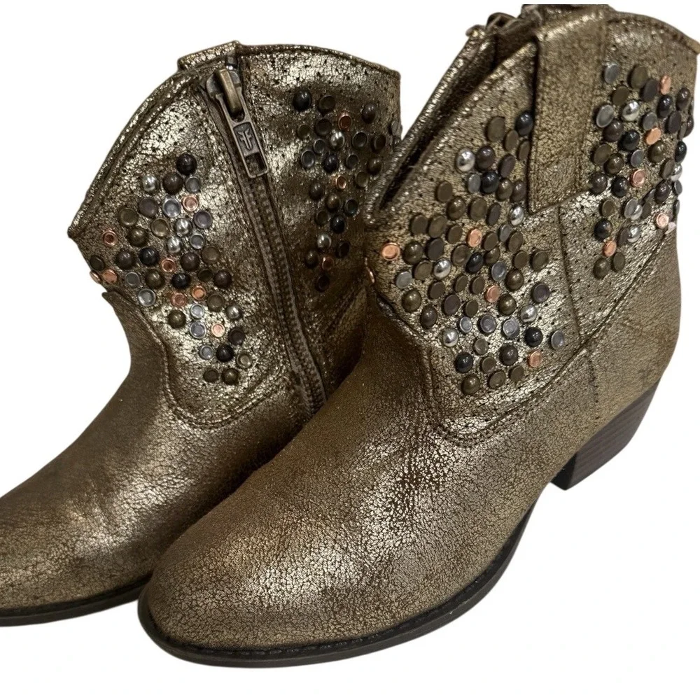 FRYE Deborah Girls Gold Studded‎ Distressed Leather Short Bootie Boots Size 13